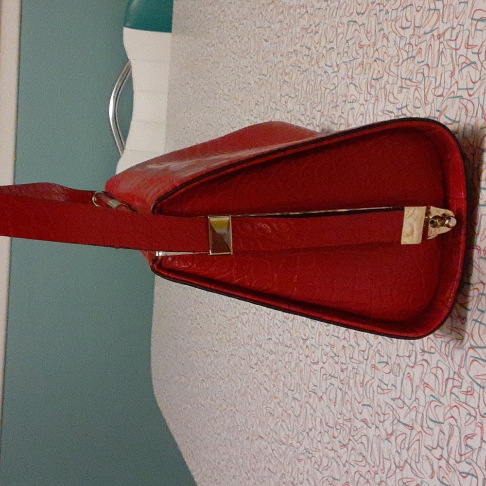 🌹Guess handbag Like New Excellent! - Picture 3 of 7
